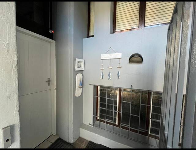 3 BEDROOM TOWNHOUSE FOR SALE IN ZINKWAZI